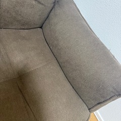 【無料】茶色 ソファー／脚なし（座椅子風）※近日処分予定の画像