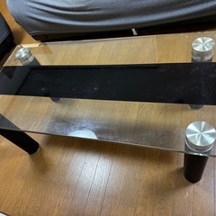 ガラスローテーブルの画像