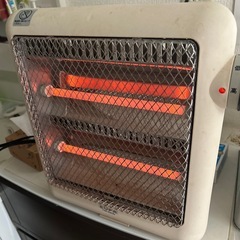 ヒーター足元電気ストーブの画像