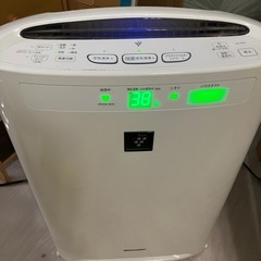 シャープ加湿空気清浄機KC-A70-Wの画像