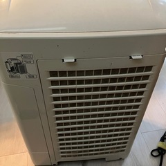 シャープ加湿空気清浄機KC-A70-Wの画像