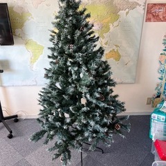 大きなクリスマスツリーの画像