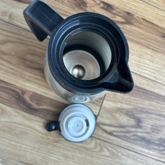 ステンレス製卓上ポットの画像