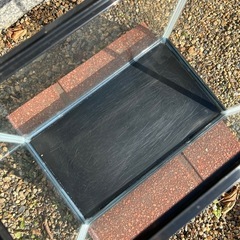 水槽二つと網の画像