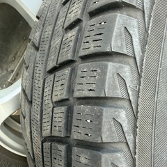 215/70/16スタッドレスタイヤの画像