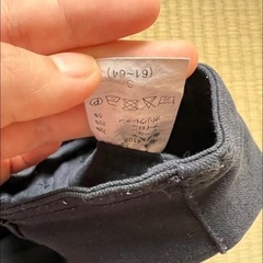 ブラックスキニーパンツの画像