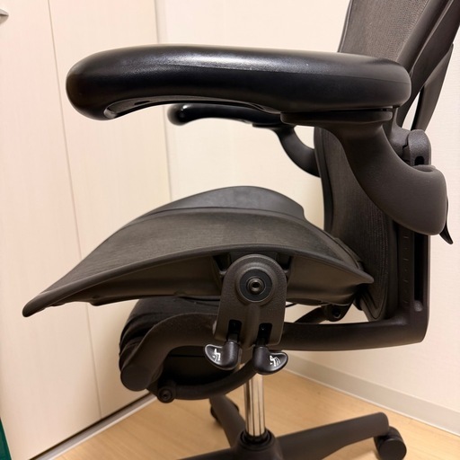 ハーマンミラー　アーロンチェア　JOIFA339 AE113AWB-0001 