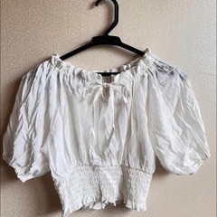 オフショル パフスリーブの画像