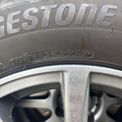 スタッドレスタイヤ　ＶＲＸ３の画像