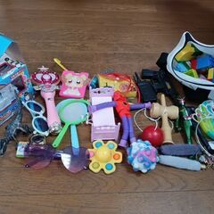 おもちゃ　大量の画像