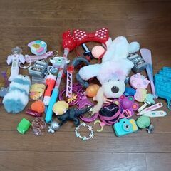 おもちゃ　大量の画像
