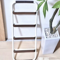 【  美品＊山崎実業 】おしゃれカラー アイボリー×ブラウン スリッパラック 収納 スリムで場所を選ばず置きやすい♪の画像