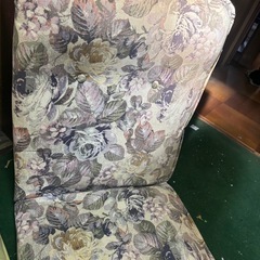 座椅子2個の画像