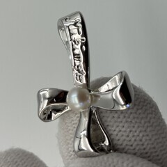 ＭＩＫＩＭＯＴＯ　 ネックレス　クロスペンダント　ＳＶ　トップ2.5×1.8ｃｍ　パール　約４．１ｍｍ　　チェーン約４０ｃｍ　箱付　の画像