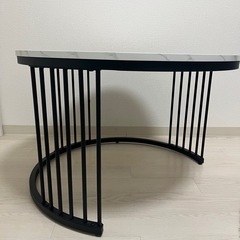 大理石風センターテーブルの画像