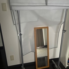 パイプハンガーとミラーの画像