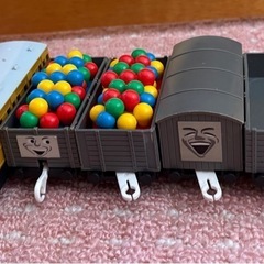トーマス おもちゃ★ 貨車まとめ売り 表情付連結OK★状態良好の画像