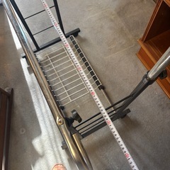 伸縮式ハンガーラックの画像