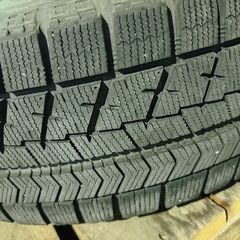 スタッドレス　タイヤ　195/65r15 １５インチ　ウェッズ　50プリウスの画像