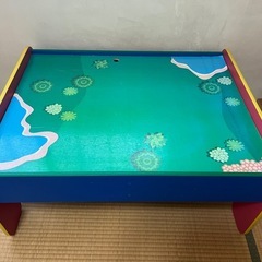 【早いもの勝ち】お子様のおもちゃ机❗️の画像
