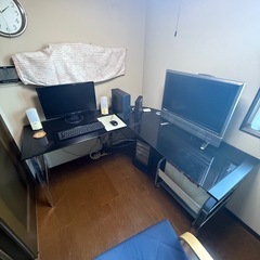 ガラスコーナーテーブルの画像