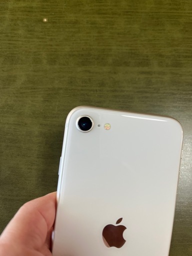 【美品】iPhoneSE3（海外版 ）128GBおまけ付き