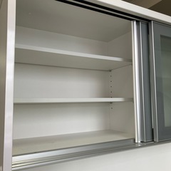 I2512-757 食器棚 2分割  天板汚れあり 中古の画像