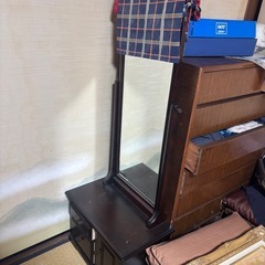 昭和レトロな鏡台の画像