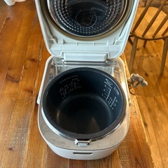 電子ジャーの画像