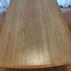 ダイニングテーブルの画像