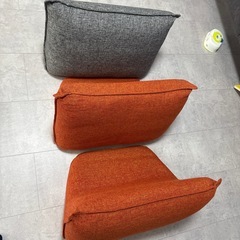 ソファ背もたれ、背当て　四つセットの画像