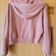 après jour ピンク フード付き クロップドパーカーの画像