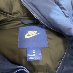 NIKE ダウンの画像