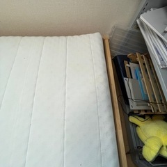 IKEAパイン製シングルベッド&マットレスの画像