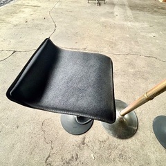 中古カウンターハイチェアと椅子になります、の画像