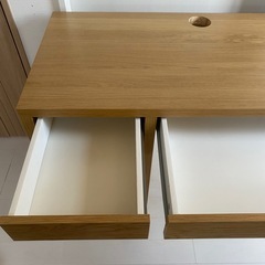 IKEA 学習机&椅子の画像