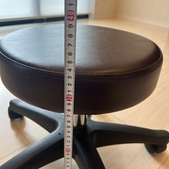 キャスター付き回転イス　高さ調整付き
の画像