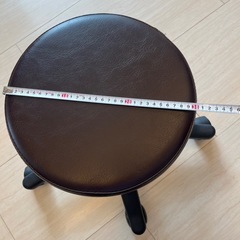 キャスター付き回転イス　高さ調整付き
の画像