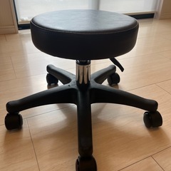 キャスター付き回転イス　高さ調整付き
の画像