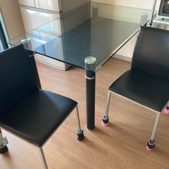 ダイニングガラステーブル&チェアーの画像