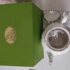 ノリタケとなりのトトロティーポットの画像