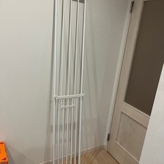 突っ張り棚 伸縮タイプの画像