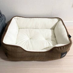 新品【ペットベッド】+傷あり【ペットキャリー】の画像