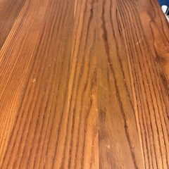 テーブルと椅子1脚のセットの画像