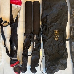 野球道具、バット入れ3つ、メットかけ1つ、メット入れ1つの画像