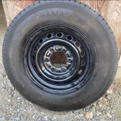 ハイエース スタッドレスタイヤ バリ山の画像