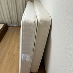 【無印】収納付セミダブルベッドフレーム　セミダブルマットレス2個の画像