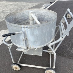 ■中古品 カネミツ モルタルミキサー KMG-2.8HR 80L 直径：680ｍｍ サイズ：780ｘ990ｘ1025ｍｍ 100Ｖ 動作問題なし■の画像