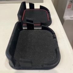 車のダッシュボードに置くやつ（イエローハットで購入）の画像