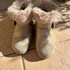 ムートン風ブーツ　21センチの画像